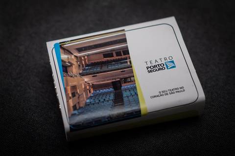 Show Pedindo Bis com Simone Gutierrez no Teatro Porto seguro'