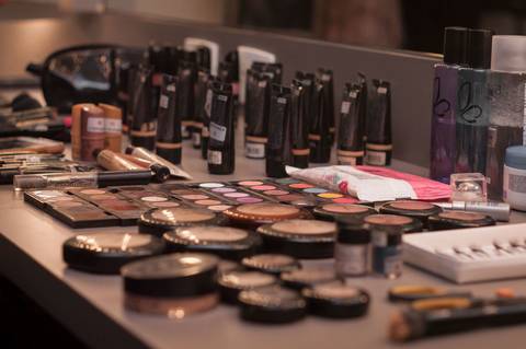 Show Pedindo Bis com Simone Gutierrez no Teatro Porto seguro'