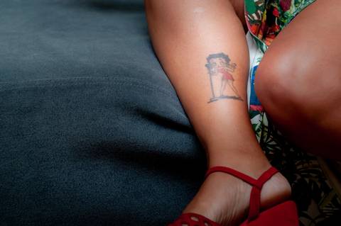 Show Pedindo Bis com Simone Gutierrez no Teatro Porto seguro'