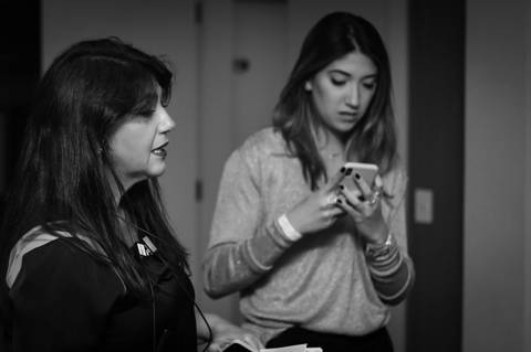 Show Pedindo Bis com Simone Gutierrez no Teatro Porto seguro'