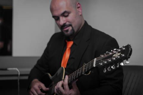 Show Pedindo Bis com Simone Gutierrez no Teatro Porto seguro'