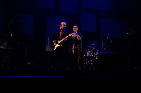 Show Pedindo Bis com Simone Gutierrez no Teatro Porto seguro'