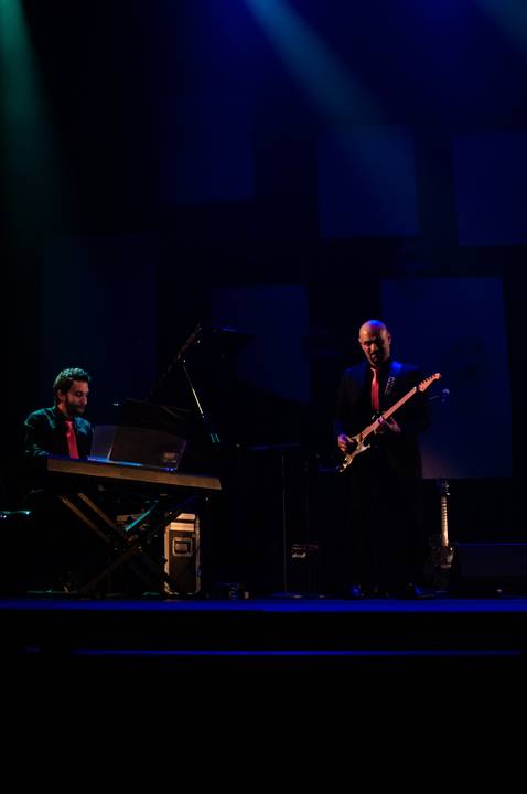 Show Pedindo Bis com Simone Gutierrez no Teatro Porto seguro'