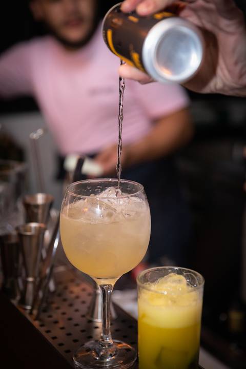 aniversario de 40 anos Karina no Whiplash Bar nos Jardim com Música ao Vivo'