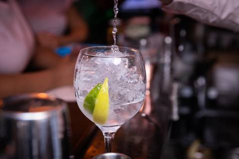 aniversario de 40 anos Karina no Whiplash Bar nos Jardim com Música ao Vivo'