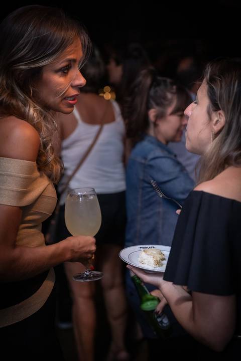 aniversario de 40 anos Karina no Whiplash Bar nos Jardim com Música ao Vivo'