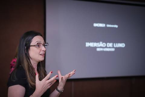 Imersão de luxo das marcas Prada, Dolce & Gabanna e Persol no Rio de Janeiro com participação da Eyewear Expert Chantal Goldfinger'