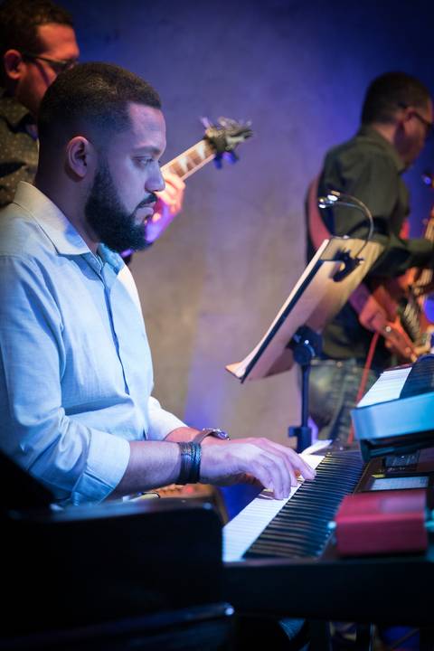 Show Flavio Arruda Canta Stevie Wonder e George Benson no Raiz Bar SP'