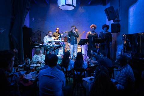 Show Flavio Arruda Canta Stevie Wonder e George Benson no Raiz Bar SP'