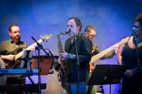 Show Flavio Arruda Canta Stevie Wonder e George Benson no Raiz Bar SP'