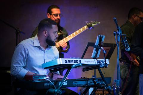 Show Flavio Arruda Canta Stevie Wonder e George Benson no Raiz Bar SP'