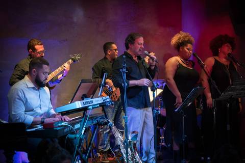 Show Flavio Arruda Canta Stevie Wonder e George Benson no Raiz Bar SP'