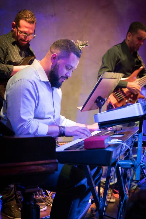 Show Flavio Arruda Canta Stevie Wonder e George Benson no Raiz Bar SP'