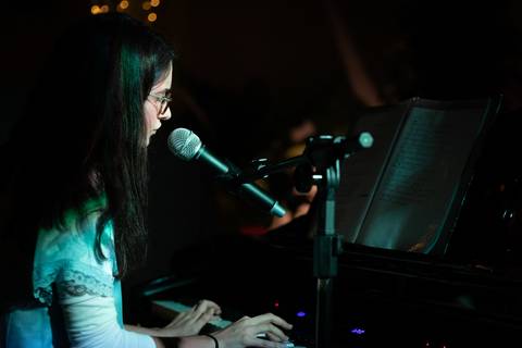 momentos do sarau voice na escola Voice no Brooklin SP apresentações artísticas com registro em foto e vídeo profissional
'