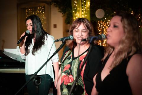 momentos do sarau voice na escola Voice no Brooklin SP apresentações artísticas com registro em foto e vídeo profissional
'