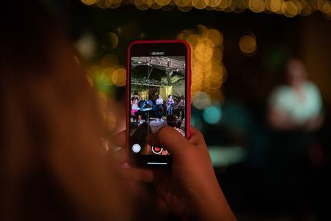 momentos do sarau voice na escola Voice no Brooklin SP apresentações artísticas com registro em foto e vídeo profissional
'