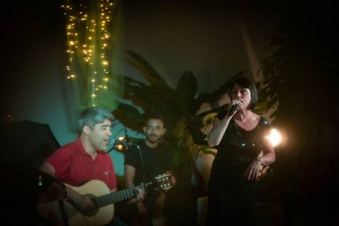 momentos do sarau voice na escola Voice no Brooklin SP apresentações artísticas com registro em foto e vídeo profissional
'