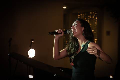 momentos do sarau voice na escola Voice no Brooklin SP apresentações artísticas com registro em foto e vídeo profissional
'