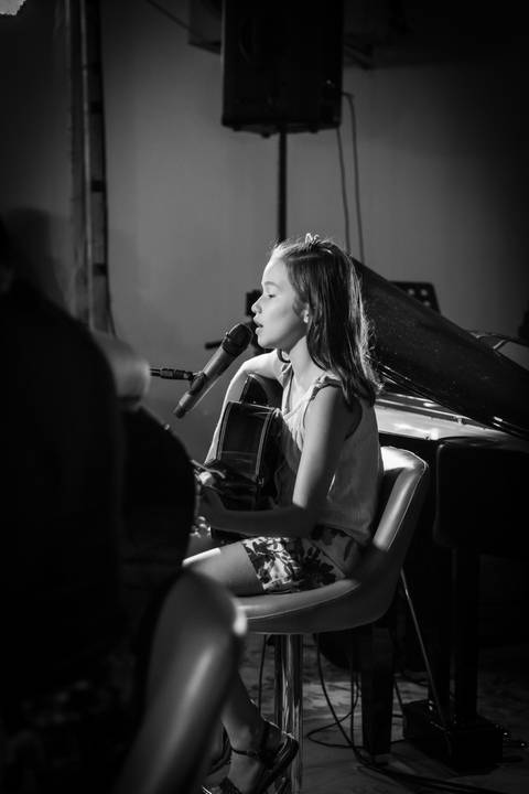 momentos do sarau voice na escola Voice no Brooklin SP apresentações artísticas com registro em foto e vídeo profissional
'