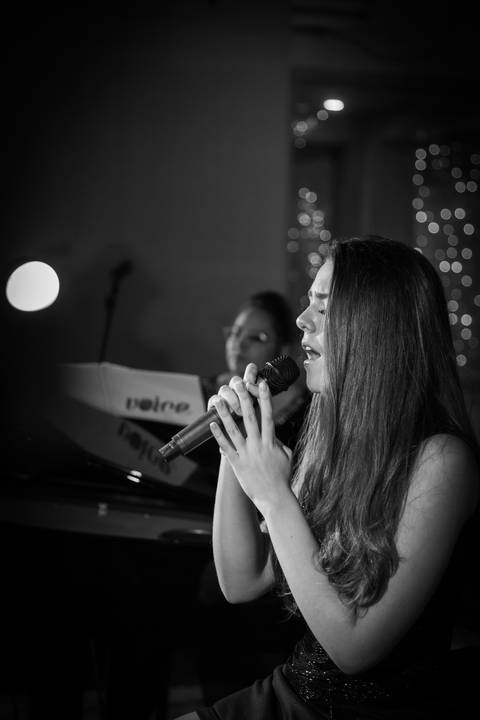 momentos do sarau voice na escola Voice no Brooklin SP apresentações artísticas com registro em foto e vídeo profissional
'