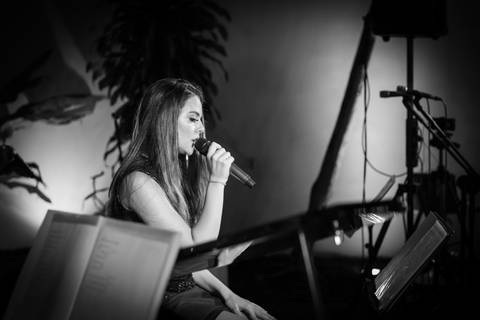 momentos do sarau voice na escola Voice no Brooklin SP apresentações artísticas com registro em foto e vídeo profissional
'