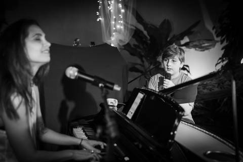 momentos do sarau voice na escola Voice no Brooklin SP apresentações artísticas com registro em foto e vídeo profissional
'