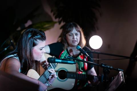 momentos do sarau voice na escola Voice no Brooklin SP apresentações artísticas com registro em foto e vídeo profissional
'
