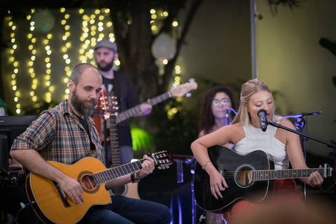 momentos do sarau voice na escola Voice no Brooklin SP apresentações artísticas com registro em foto e vídeo profissional
'