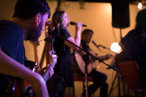 momentos do sarau voice na escola Voice no Brooklin SP apresentações artísticas com registro em foto e vídeo profissional
'