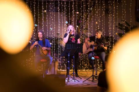 momentos do sarau voice na escola Voice no Brooklin SP apresentações artísticas com registro em foto e vídeo profissional
'