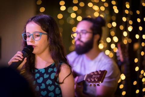 momentos do sarau voice na escola Voice no Brooklin SP apresentações artísticas com registro em foto e vídeo profissional
'