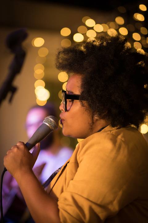 momentos do sarau voice na escola Voice no Brooklin SP apresentações artísticas com registro em foto e vídeo profissional
'