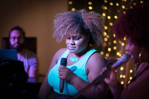 momentos do sarau voice na escola Voice no Brooklin SP apresentações artísticas com registro em foto e vídeo profissional
'