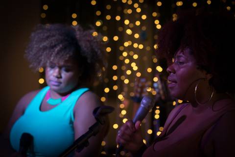 momentos do sarau voice na escola Voice no Brooklin SP apresentações artísticas com registro em foto e vídeo profissional
'