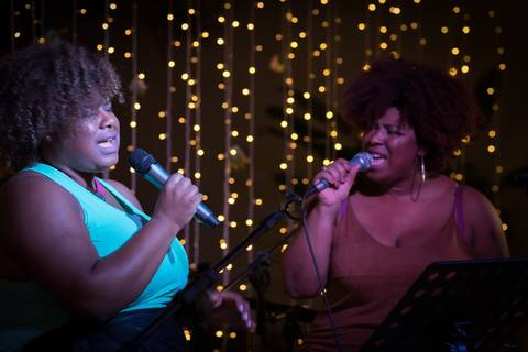 momentos do sarau voice na escola Voice no Brooklin SP apresentações artísticas com registro em foto e vídeo profissional
'