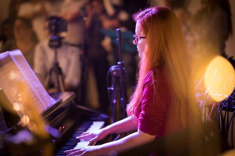 momentos do sarau voice na escola Voice no Brooklin SP apresentações artísticas com registro em foto e vídeo profissional
'