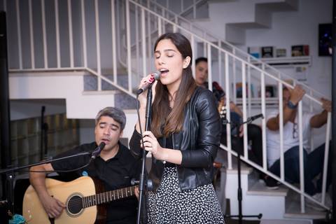 momentos do sarau voice na escola Voice no Brooklin SP apresentações artísticas com registro em foto e vídeo profissional
'