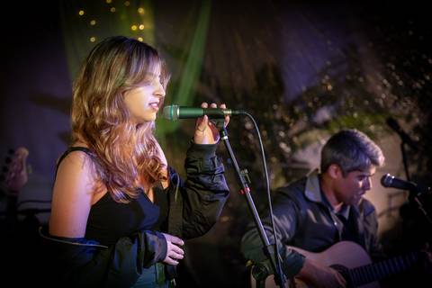 momentos do sarau voice na escola Voice no Brooklin SP apresentações artísticas com registro em foto e vídeo profissional
'