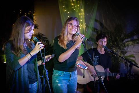 momentos do sarau voice na escola Voice no Brooklin SP apresentações artísticas com registro em foto e vídeo profissional
'