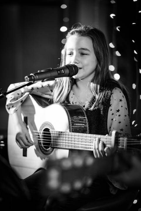 momentos do sarau voice na escola Voice no Brooklin SP apresentações artísticas com registro em foto e vídeo profissional
'