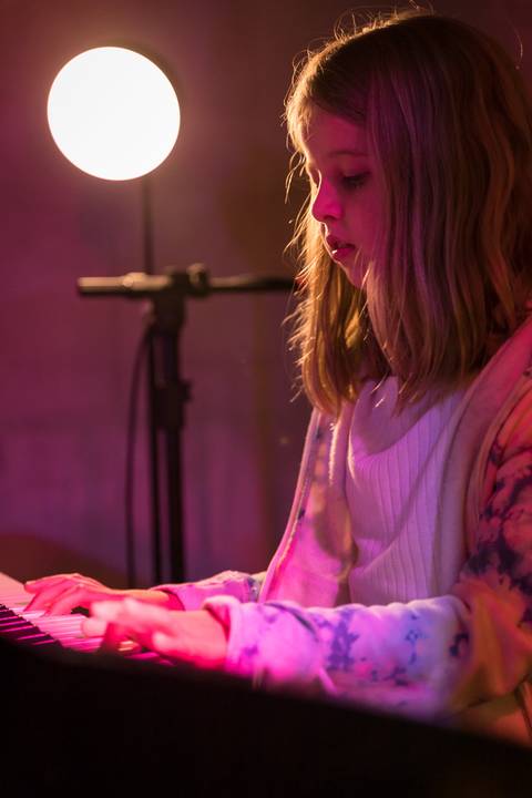 momentos do sarau voice na escola Voice no Brooklin SP apresentações artísticas com registro em foto e vídeo profissional
'