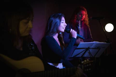 momentos do sarau voice na escola Voice no Brooklin SP apresentações artísticas com registro em foto e vídeo profissional
'