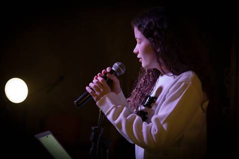 momentos do sarau voice na escola Voice no Brooklin SP apresentações artísticas com registro em foto e vídeo profissional
'