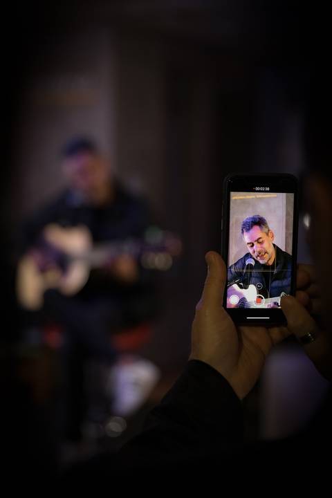 momentos do sarau voice na escola Voice no Brooklin SP apresentações artísticas com registro em foto e vídeo profissional
'