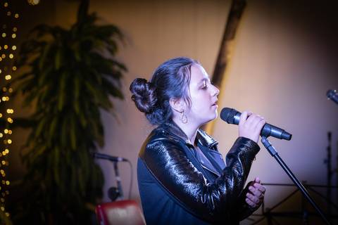 momentos do sarau voice na escola Voice no Brooklin SP apresentações artísticas com registro em foto e vídeo profissional
'