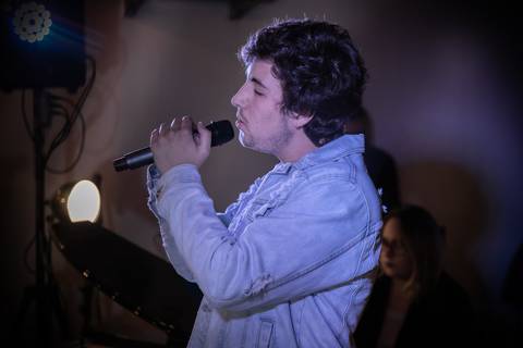 momentos do sarau voice na escola Voice no Brooklin SP apresentações artísticas com registro em foto e vídeo profissional
'