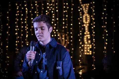 momentos do sarau voice na escola Voice no Brooklin SP apresentações artísticas com registro em foto e vídeo profissional
'