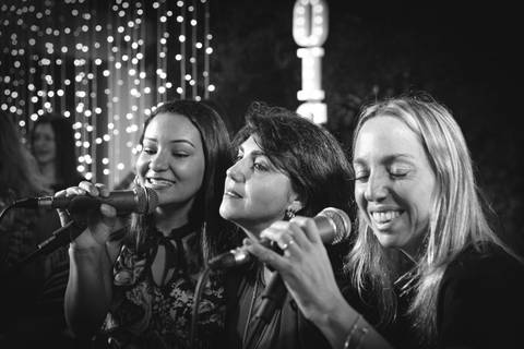 momentos do sarau voice na escola Voice no Brooklin SP apresentações artísticas com registro em foto e vídeo profissional
'