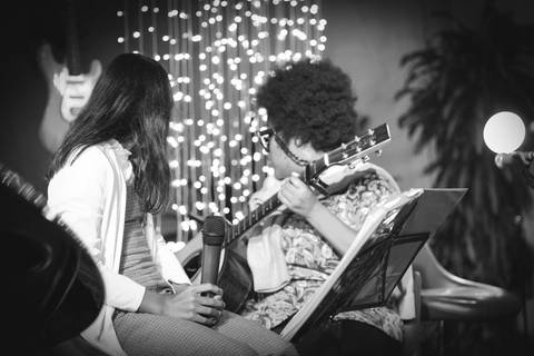 momentos do sarau voice na escola Voice no Brooklin SP apresentações artísticas com registro em foto e vídeo profissional
'