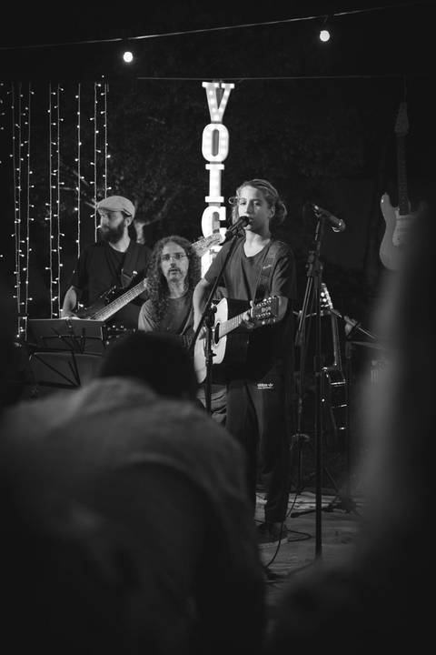 momentos do sarau voice na escola Voice no Brooklin SP apresentações artísticas com registro em foto e vídeo profissional
'